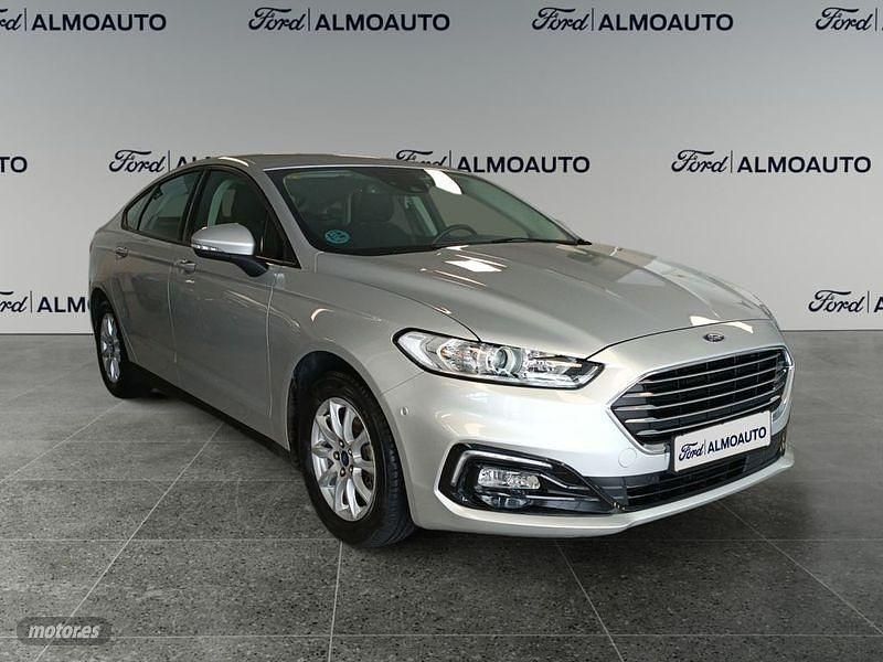 Usado Ford Mondeo Trend 150 CV (110 kW) 2020 Plateado