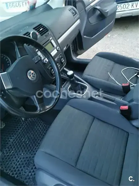 Usado VW Golf V Highline 140 CV (102 kW) 2007 Negro Berlina