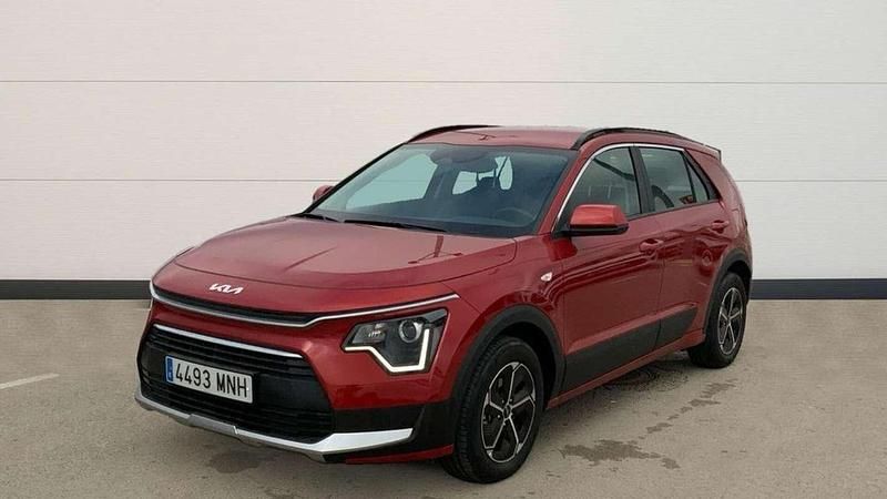 Usado Kia Niro 141 CV (103 kW) 2024 Rojo SUV