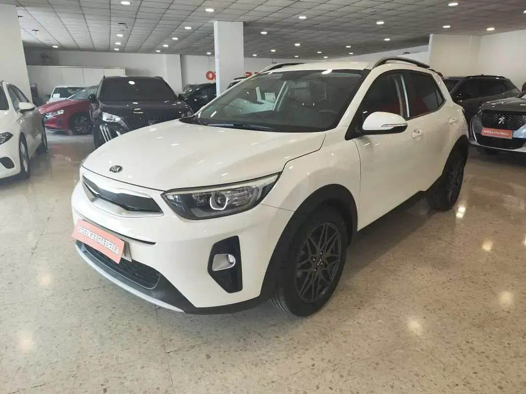 Usado Kia Stonic 120 CV (88 kW) 2020 Gris SUV