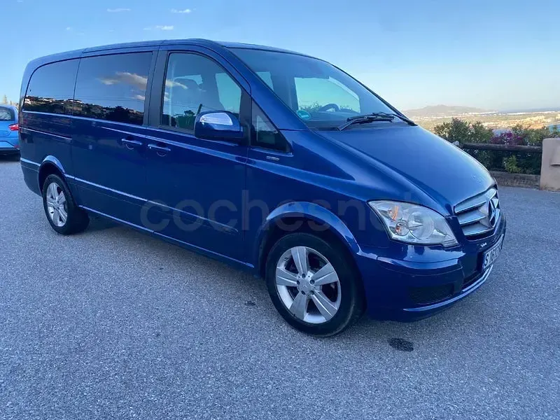 Käytetty Mercedes Viano 163 HP (119 kW) 2011 Sininen Tila-auto