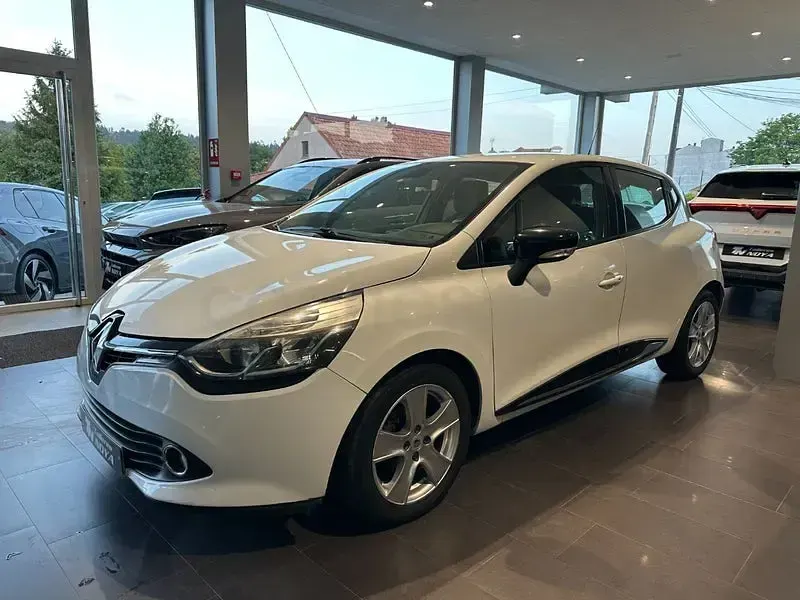 Usado Renault Clio IV Dynamique 90 CV (66 kW) 2013 Blanco Berlina