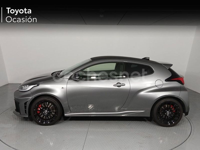 Usado Toyota Yaris 276 CV (202 kW) 2024 Gris / plata Berlina