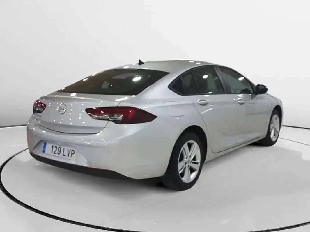 Usado Opel Insignia Business Edition 122 CV (89 kW) 2021 Gris Familiar