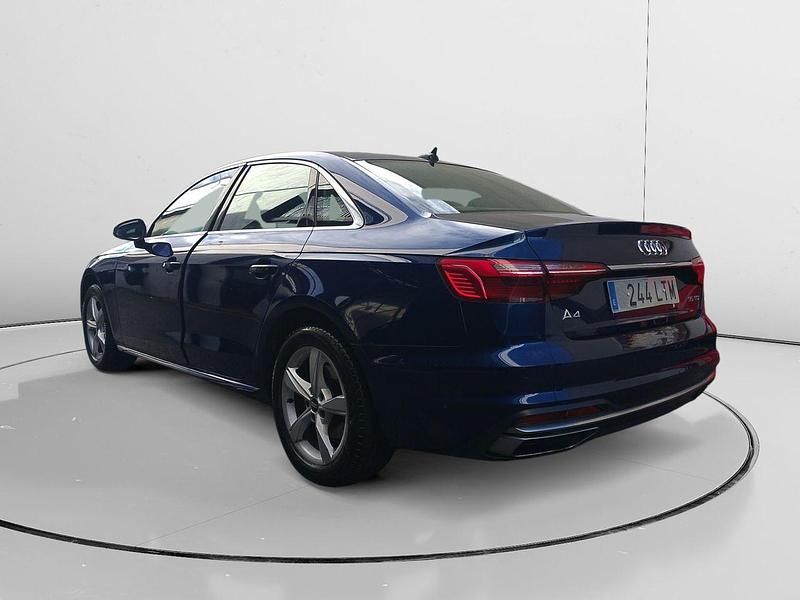 Usado Audi A4 Advanced 163 CV (119 kW) 2021 Azul Berlina