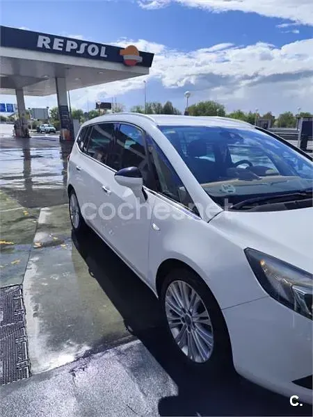 Usado Opel Zafira Tourer Excellence 130 CV (95 kW) 2012 Blanco Monovolumen