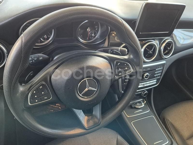 Usado Mercedes CLA200 150 CV (110 kW) 2019 Negro Berlina