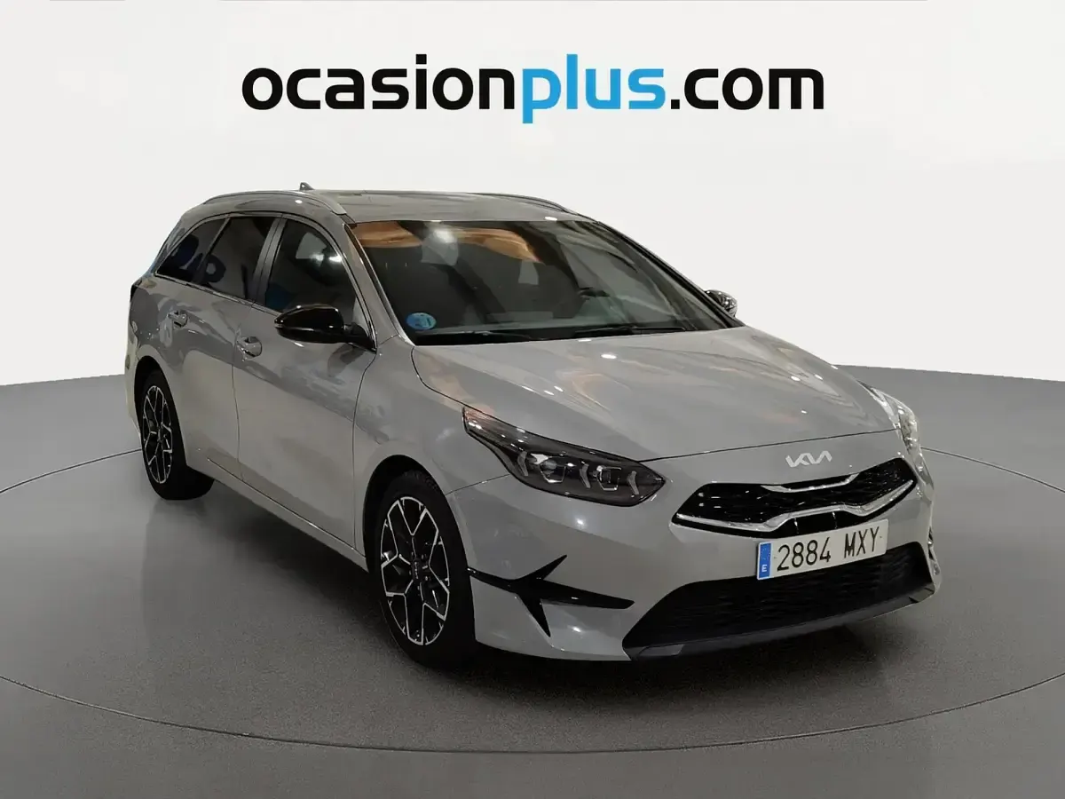 Usado Kia Ceed Style 100 CV (73 kW) 2025 Gris Utilitario