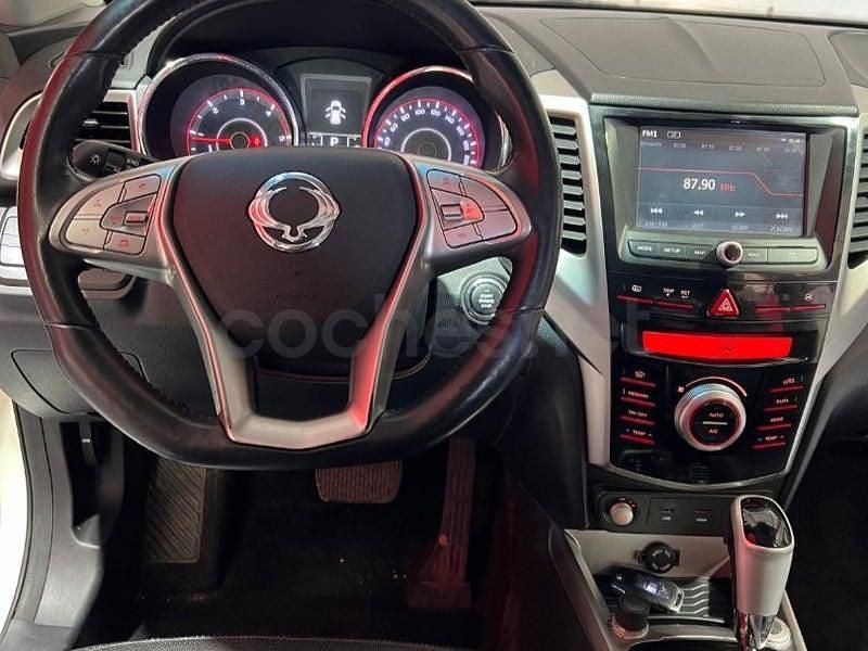 Usado Ssangyong (KGM) Tivoli Limited 115 CV (84 kW) 2016 Blanco SUV