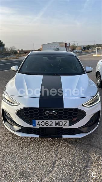 Usado Ford Focus ST 280 CV (205 kW) 2023 Blanco Berlina