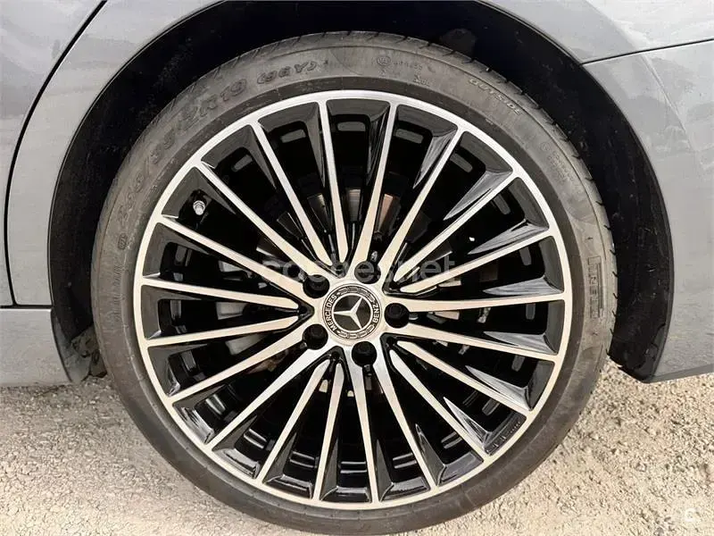 Usado Mercedes C220 200 CV (147 kW) 2022 Gris / plata Berlina