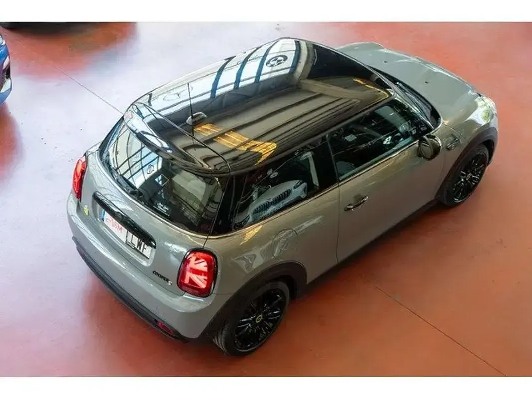 Usado Mini Cooper SE 135 kW (184 CV) 2022 Gris Utilitario
