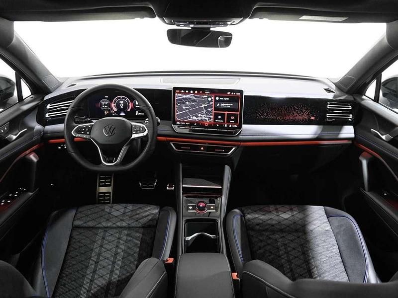 Usado VW Tiguan R-line 150 CV (110 kW) 2025 Negro SUV