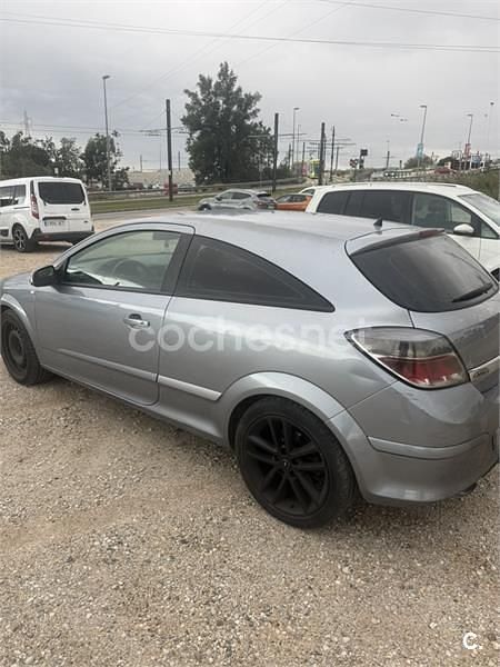 Usado Opel Astra GTC Sport 120 CV (88 kW) 2005 Gris / plata Berlina