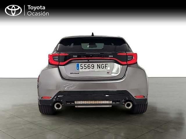 Nuevo Toyota Yaris 276 CV (202 kW) 2025 Gris / plata Utilitario