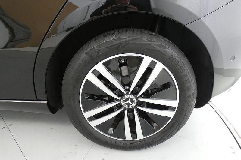 Usado Mercedes E250 218 CV (160 kW) 2022 Negro Familiar