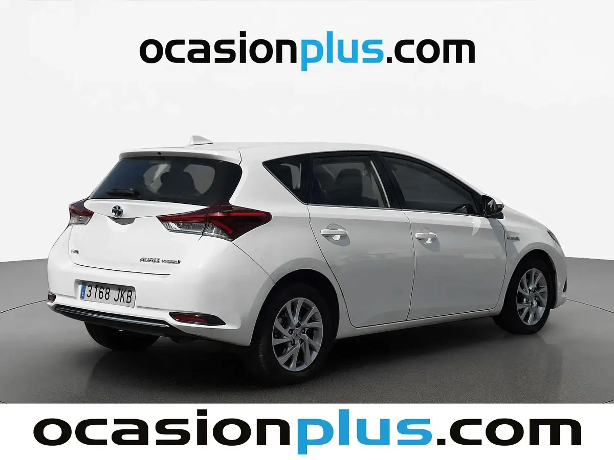 Używany Toyota Auris Hybrid Active 136 KM (100 kW) 2015 Biały Hatchback