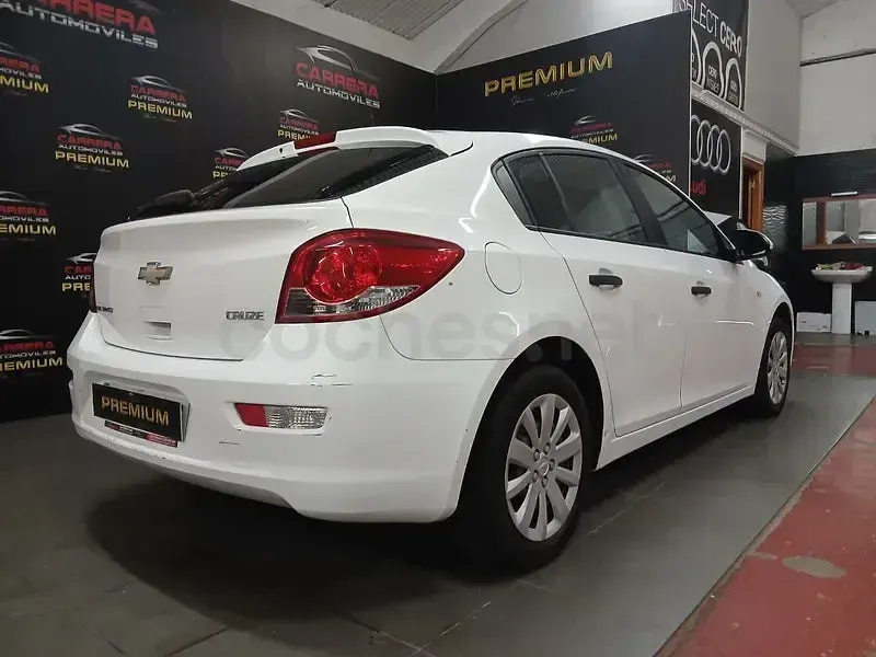 Usado Chevrolet Cruze LS 124 CV (91 kW) 2012 Blanco Berlina