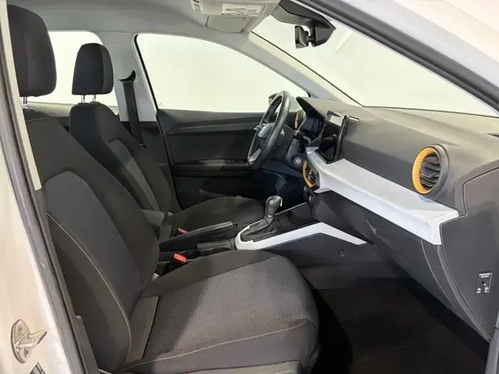 Używany Seat Arona Style Plus 110 KM (80 kW) 2022 Biały SUV