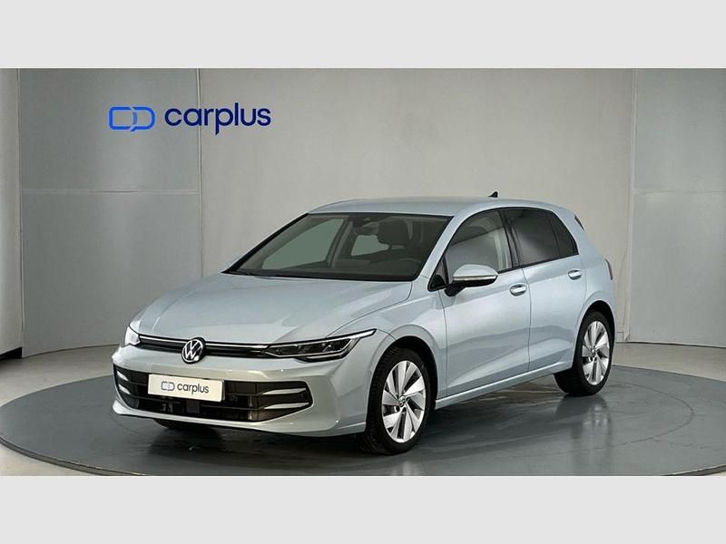 Usado VW Golf VIII 116 CV (85 kW) 2025 Plata azulado (metalizado) Utilitario