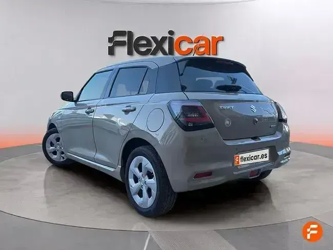 Usado Suzuki Swift 81 CV (59 kW) 2025 Beige Utilitario