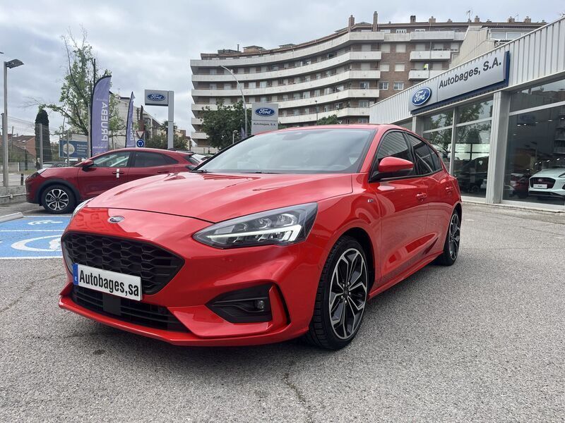 Rojo Usado 2020 Ford Focus ST-Line Berlina | 17.500 € (Precio justo) - Imagen 1/4