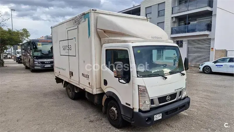 Usado Nissan Cabstar 121 CV (88 kW) 2013 Blanco Pickup/Camioneta