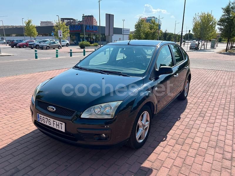 Negro Usado 2007 Ford Focus Trend Berlina | 2900 € (Buen precio) - Imagen 1/4