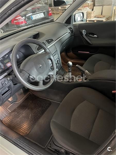 Usado Renault Laguna II Authentique 110 CV (80 kW) 2005 Beige Berlina