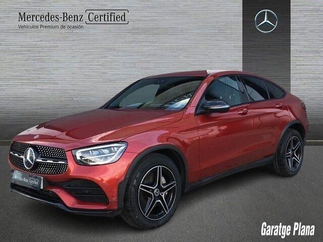 Usado Mercedes GLC200 AMG line 197 CV (144 kW) 2023 Rojo jacinto SUV