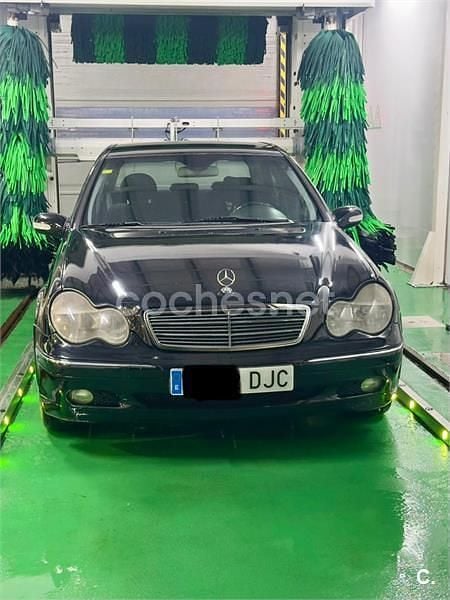 Negro Usado 2001 Mercedes C240 Elegance Berlina | 5900 € (Un poco caro) - Imagen 1/4