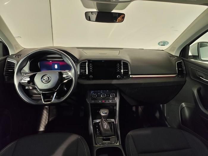 Usado Skoda Karoq Ambition 150 CV (110 kW) 2024 Blanco SUV