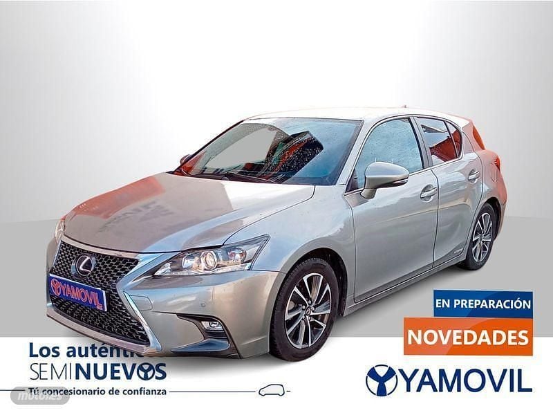 Usado Lexus CT200h Business Edition 136 CV (100 kW) 2021 Gris Berlina