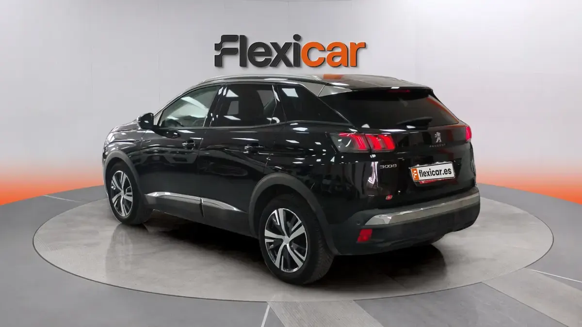 Usado Peugeot 3008 Allure 131 CV (96 kW) 2021 Negro SUV