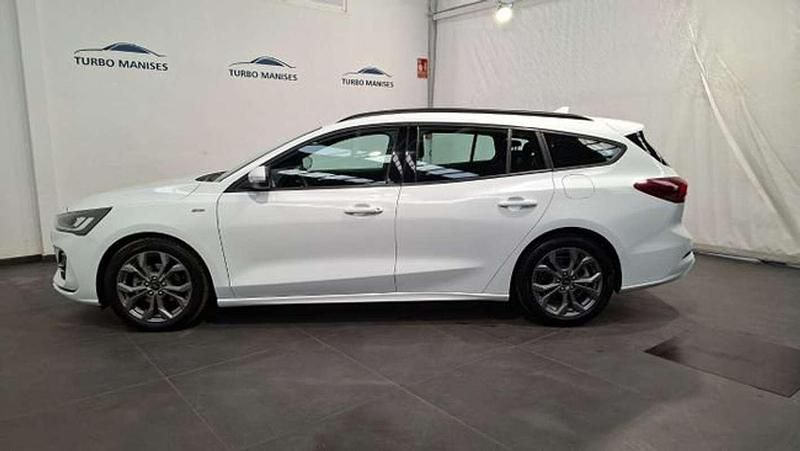 Usado Ford Focus ST-Line 125 CV (91 kW) 2022 Blanco Utilitario