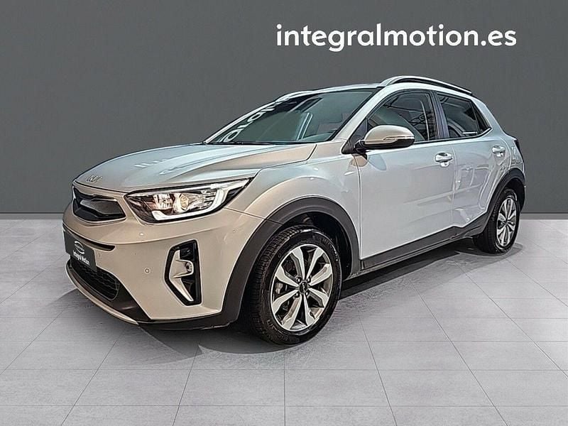Gris Usado 2024 Kia Stonic SUV | 20.500 € (Precio justo) - Imagen 1/4