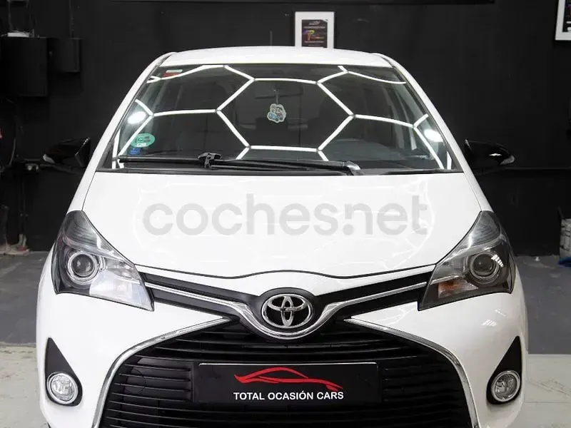 Usado Toyota Yaris City 99 CV (72 kW) 2015 Blanco Berlina