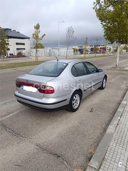 Usado Seat Toledo Sport 110 CV (80 kW) 2000 Gris / plata Berlina
