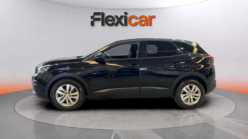 Usado Peugeot 3008 Active 120 CV (88 kW) 2017 Negro Monovolumen