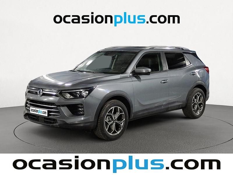 Gris plata Nuevo 2025 Ssangyong Korando SUV | 23.173 € (Precio justo) - Imagen 1/4