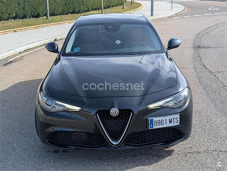 Usado Alfa Romeo Giulia Super 180 CV (132 kW) 2016 Negro Berlina