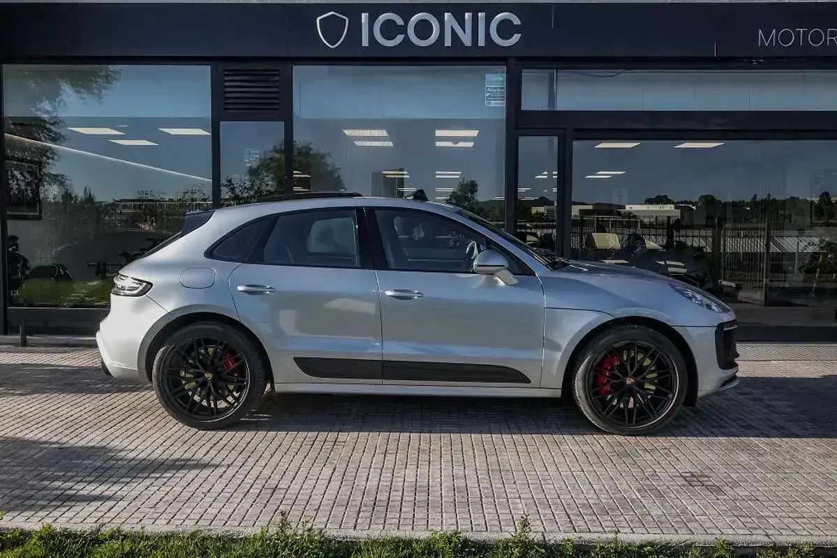 Usado Porsche Macan 441 CV (324 kW) 2022 Gris SUV