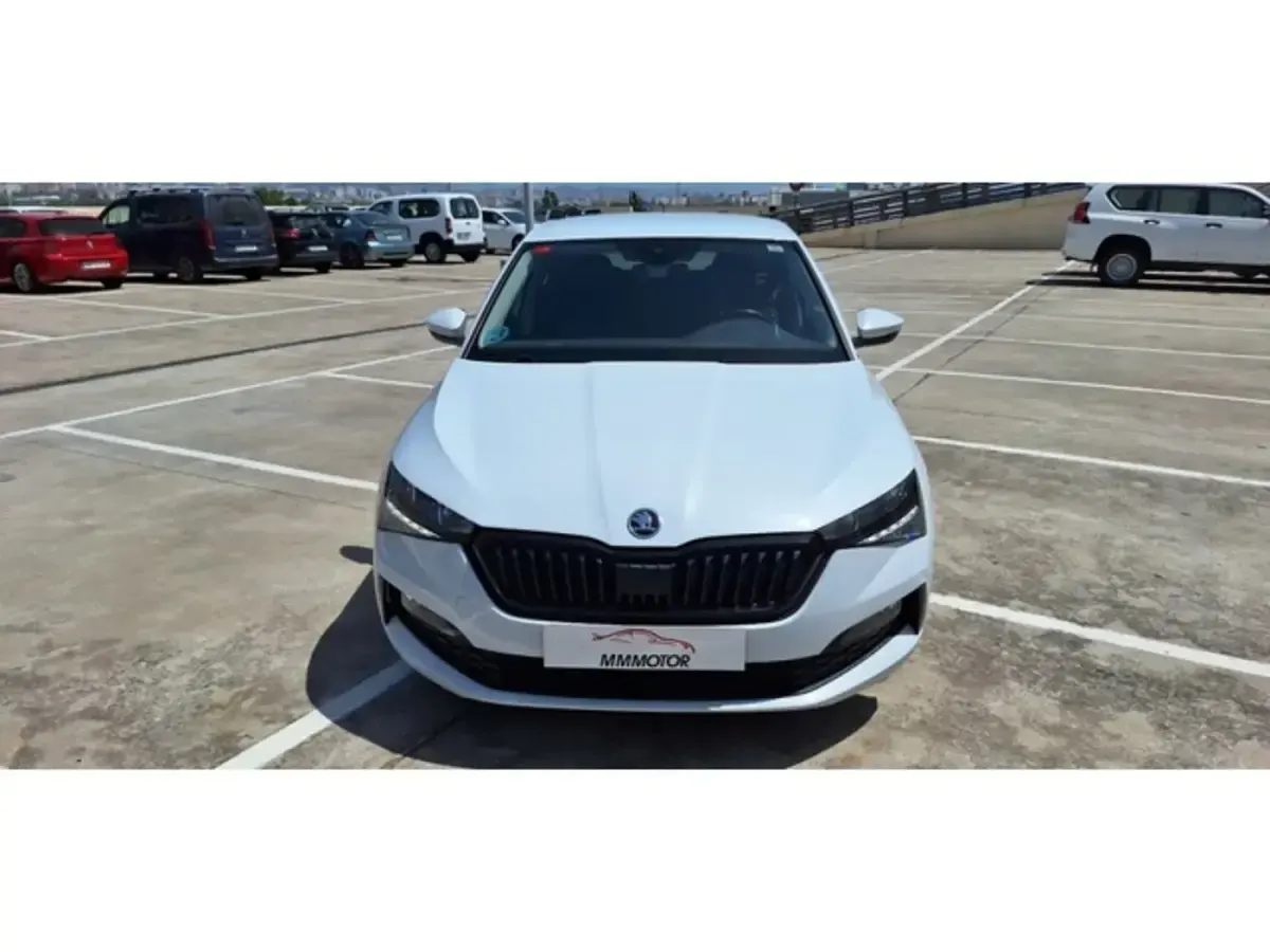 Usado Skoda Scala Ambition 150 HP (110 kW) 2021 Branco Citadino