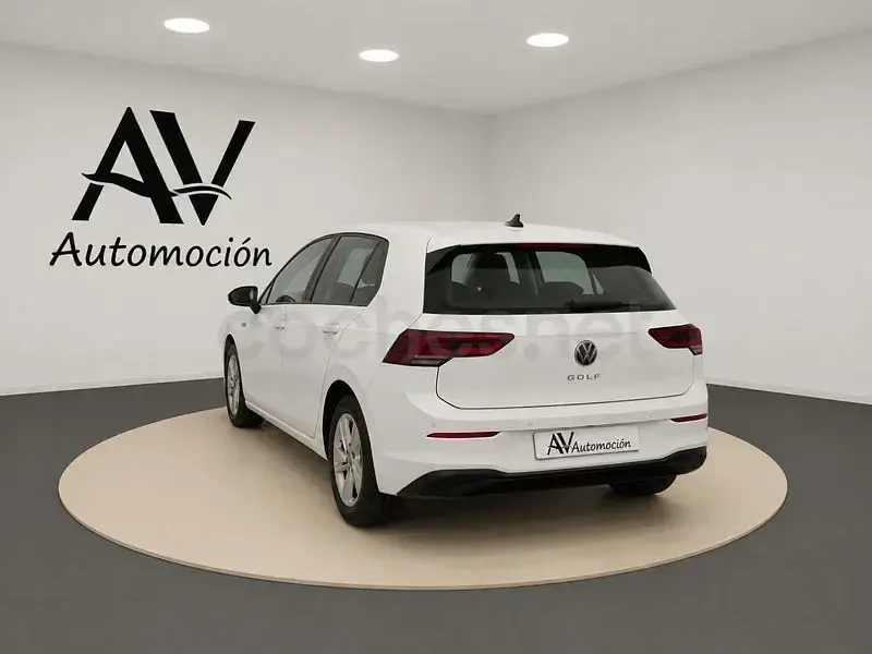 Usado VW Golf VIII 110 CV (80 kW) 2024 Blanco Berlina