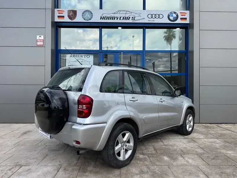 Usado Toyota RAV4 Executive 116 CV (85 kW) 2005 Gris / plata SUV