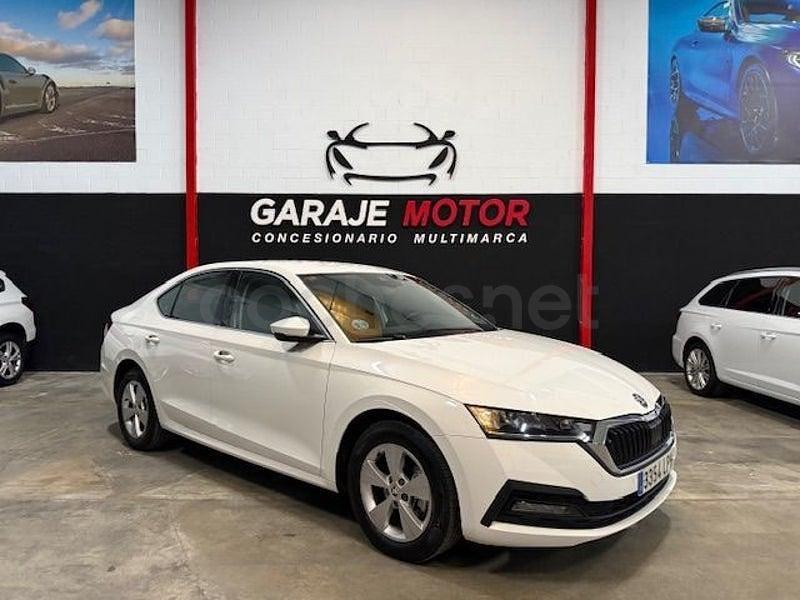 Usado Skoda Octavia Ambition 150 CV (110 kW) 2021 Blanco Berlina