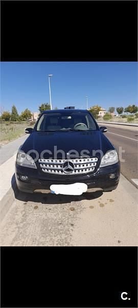 Negro Usado 2005 Mercedes ML320 SUV | 7500 € (Precio justo) - Imagen 1/4