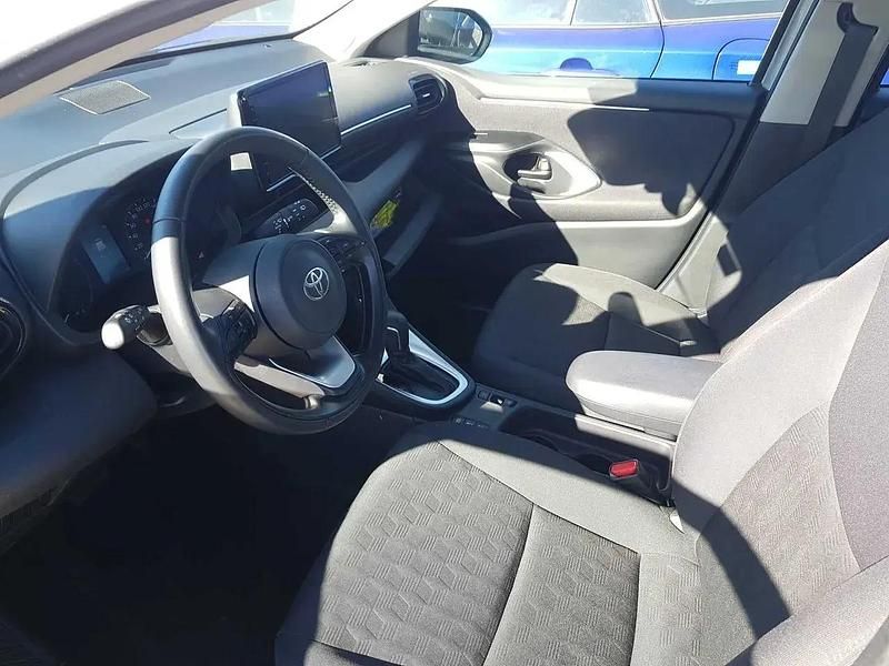 Usado Toyota Yaris Hybrid Active 116 CV (85 kW) 2025 Gris