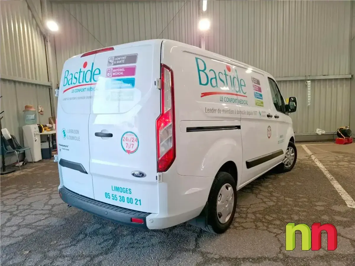 Begagnad Ford Transit 130 HK (95 kW) 2022 Vit Sedan