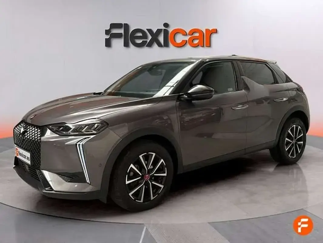 Usado DS Automobiles DS3 Crossback Performance 131 CV (96 kW) 2023 Gris SUV